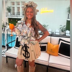 Unique handmade DIY Bag of money women’s Halloween costume